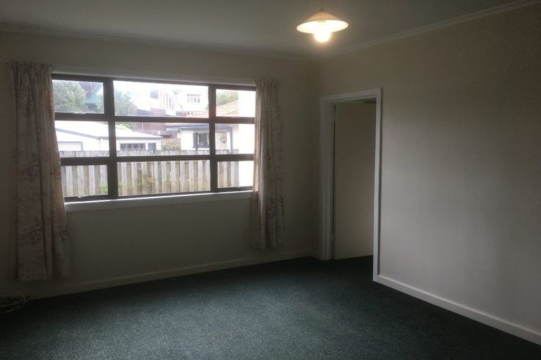 Photo of property in 553 Featherston Street, Roslyn, Palmerston North, 4414
