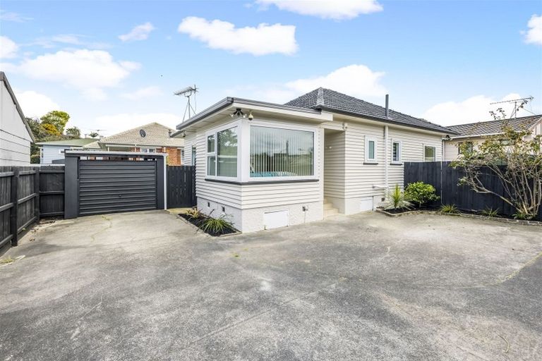 Photo of property in 2/15 Hill Road, Papatoetoe, Auckland, 2025