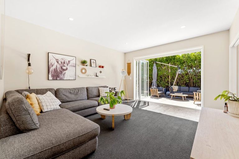 Photo of property in 9 Tirohanga Crescent, Stanmore Bay, Whangaparaoa, 0932