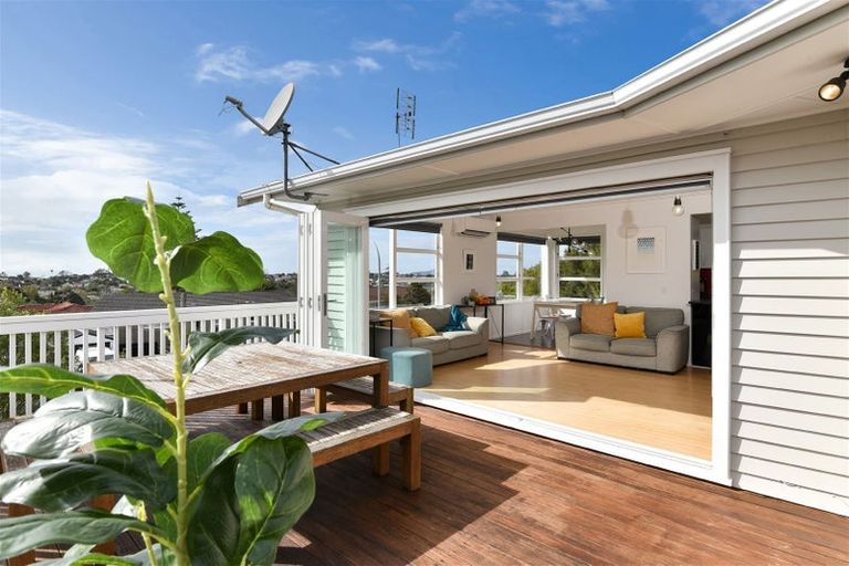 Photo of property in 1/70 Juniper Road, Sunnynook, Auckland, 0620