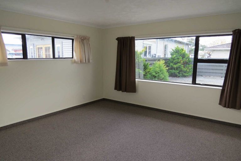 Photo of property in 8a Oxford Street, Hokowhitu, Palmerston North, 4410