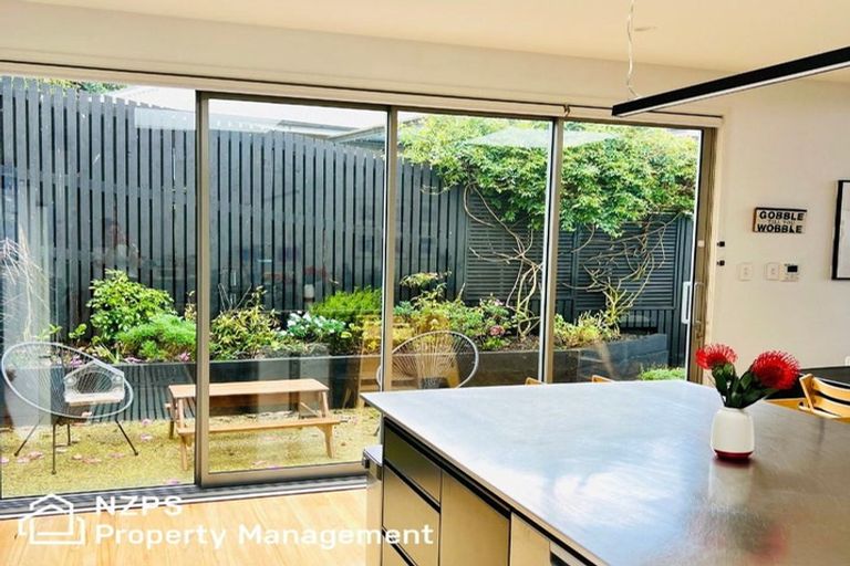 Photo of property in 34 Seaview Terrace, Kew, Dunedin, 9012