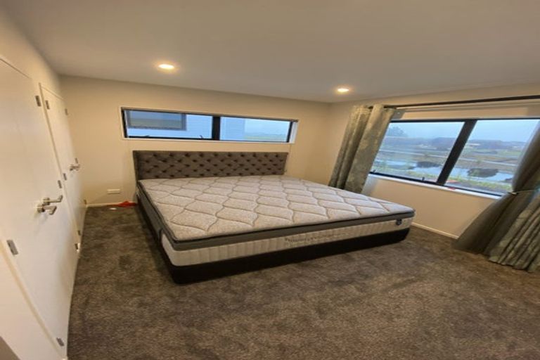 Photo of property in 32 Minhas Road, Papakura, 2110