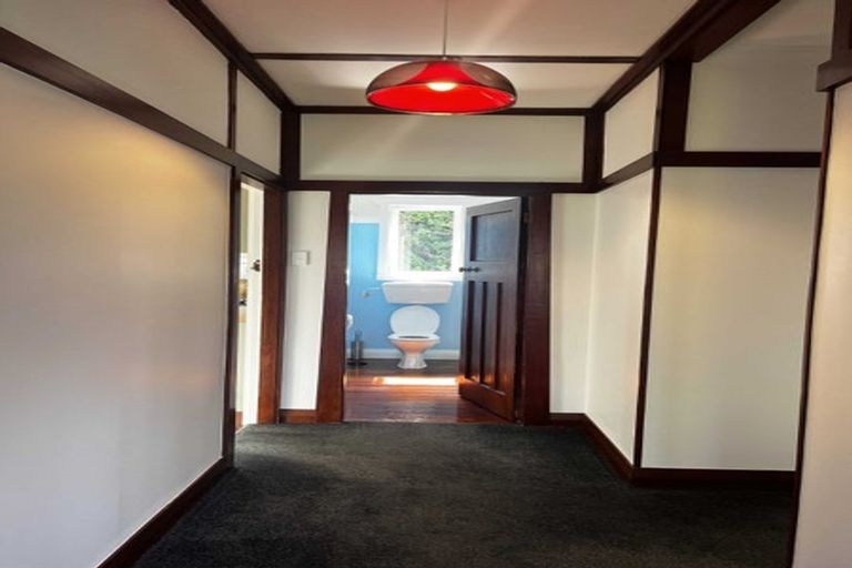Photo of property in 19 Highbury Crescent, Aro Valley, Wellington, 6012