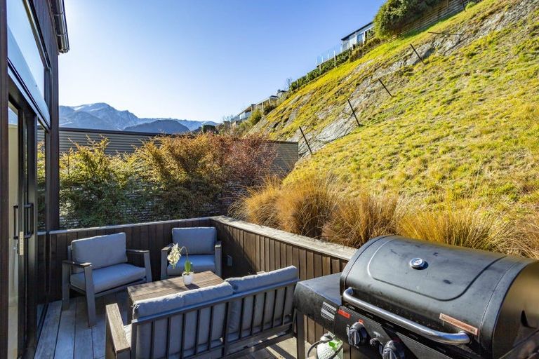 Photo of property in 61 Mcdonnell Road, Arrowtown, 9302