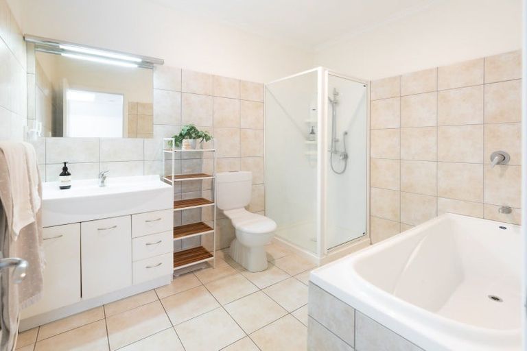 Photo of property in 29 Futuna Close, Karori, Wellington, 6012