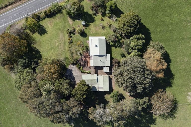 Photo of property in 2059 State Highway 16, Helensville, 0875