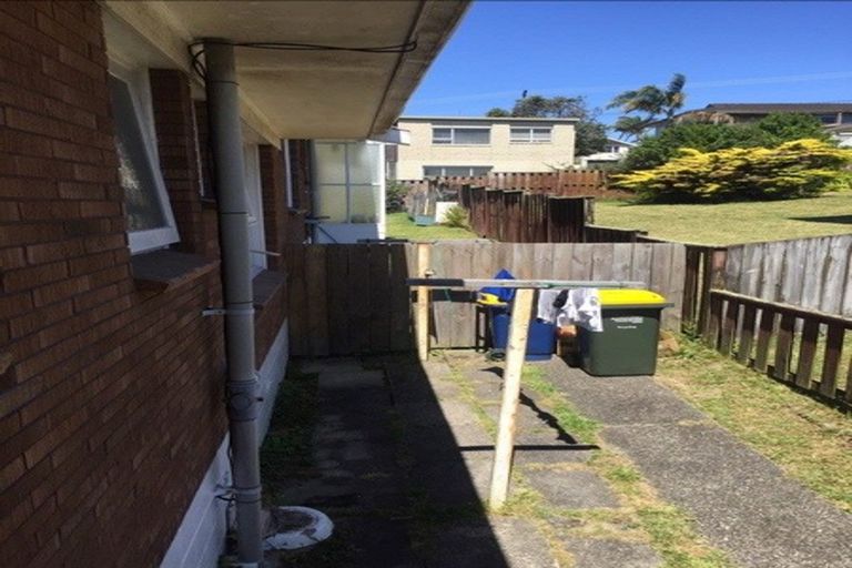 Photo of property in 1/16 Anne Road, Hillcrest, Auckland, 0627