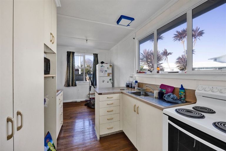 Photo of property in 8 Turuturu Road, Hawera, 4610