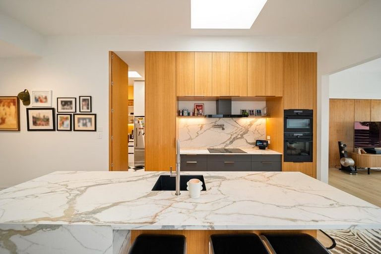 Photo of property in 2 Maida Vale Road, Roseneath, Wellington, 6011