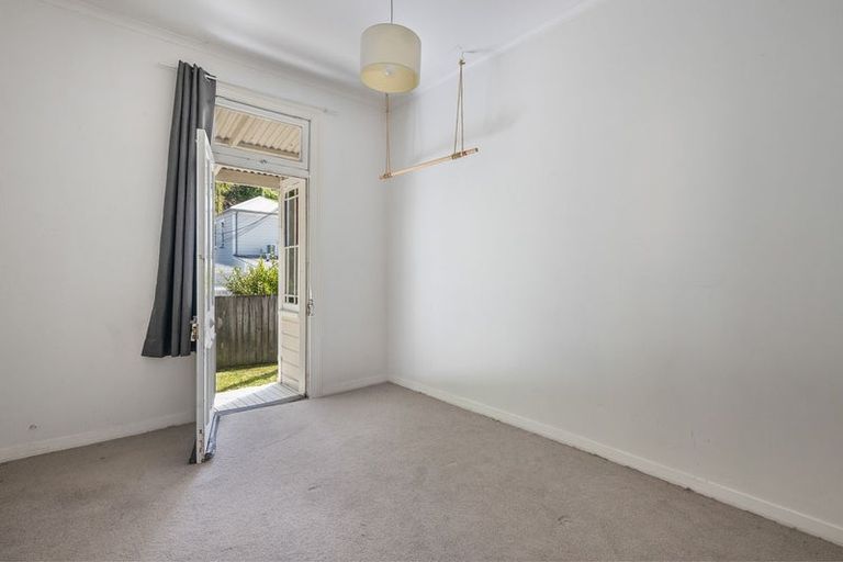 Photo of property in 145 Aro Street, Aro Valley, Wellington, 6021
