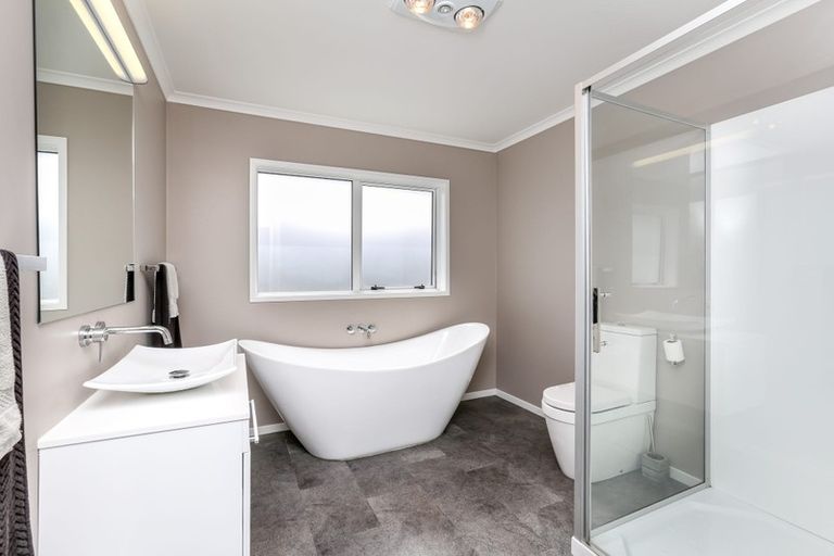 Photo of property in 5 Keene Drive, Bell Block, New Plymouth, 4312