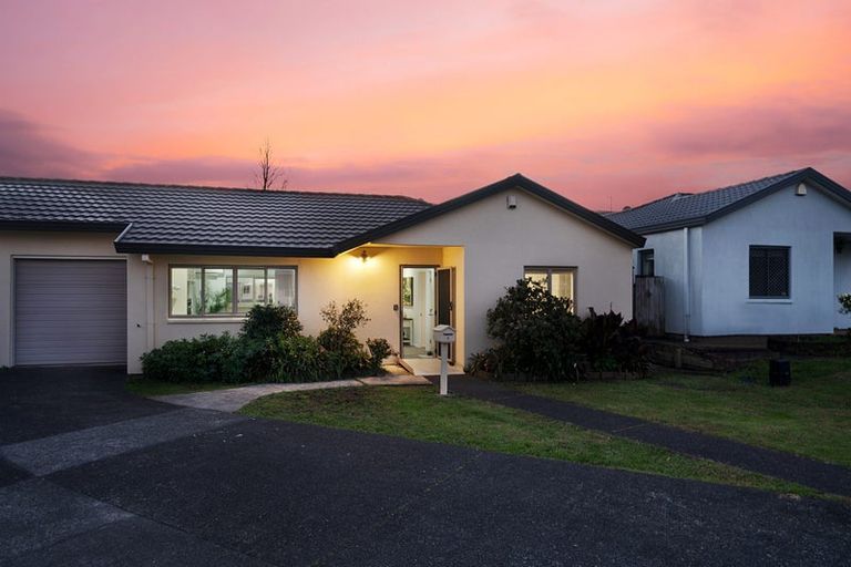 Photo of property in 8 Lockington Avenue, Henderson, Auckland, 0612