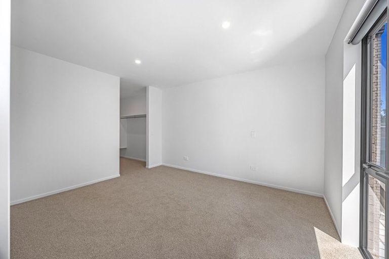 Photo of property in 5/90 Holly Road, St Albans, Christchurch, 8014