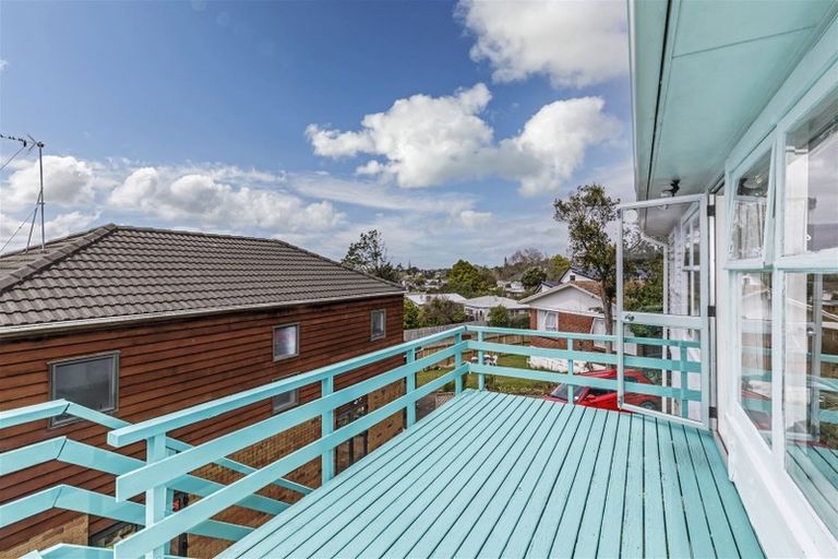Photo of property in 1/30 Weldene Avenue, Glenfield, Auckland, 0629