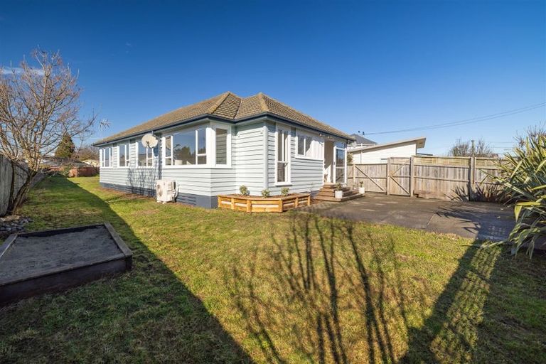Photo of property in 14 Rowcliffe Crescent, Avonside, Christchurch, 8061