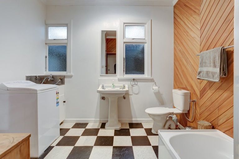 Photo of property in 11 Hipango Terrace, Durie Hill, Whanganui, 4500