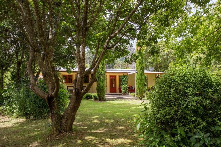 Photo of property in 20 Usshers Road, Little River, 7591