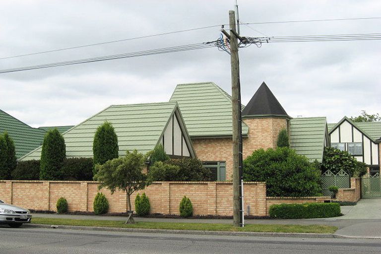 Photo of property in 132 Withells Road, Avonhead, Christchurch, 8042