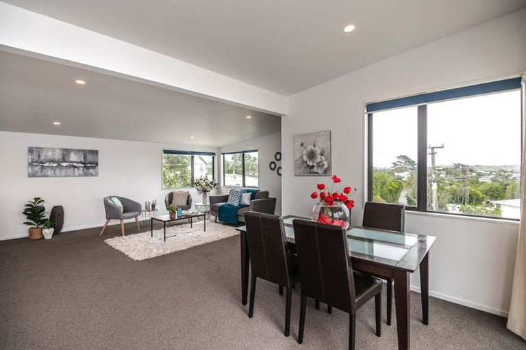 Photo of property in 106b Glanmire Road, Newlands, Wellington, 6037