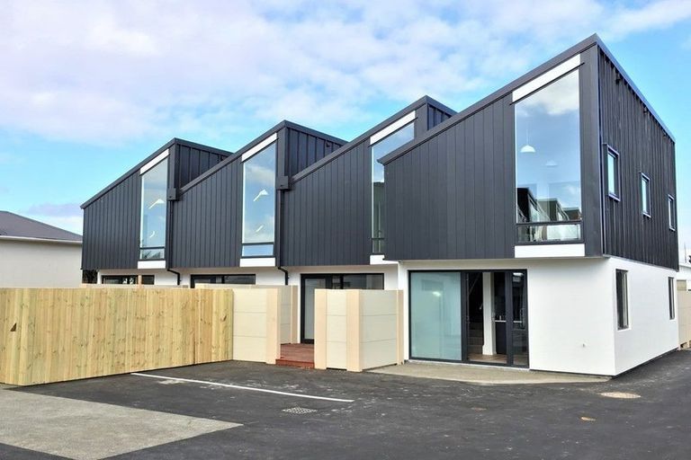 Photo of property in 1/61 Osborne Street, Waltham, Christchurch, 8011