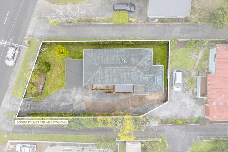 Photo of property in 208 Royal Road, Massey, Auckland, 0614