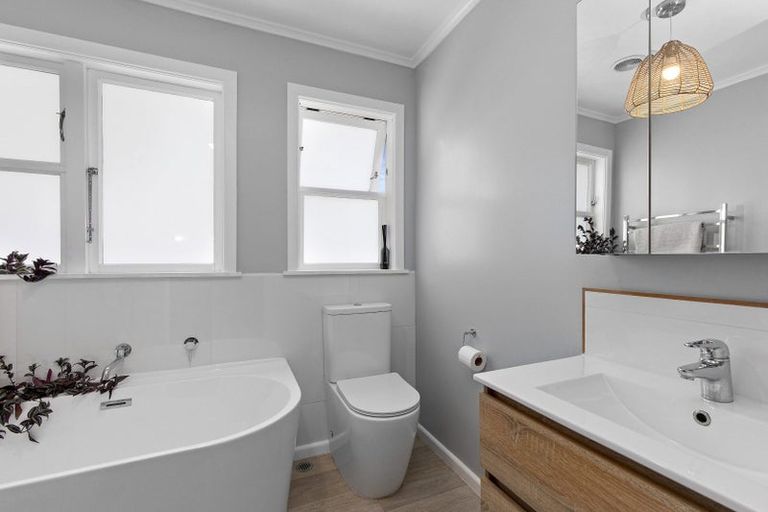 Photo of property in 166 Buckley Road, Southgate, Wellington, 6023