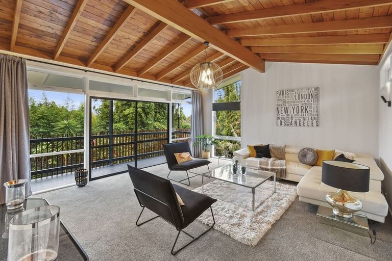 Photo of property in 18a Hillcrest Grove, Hillpark, Auckland, 2102