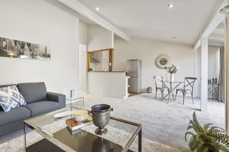 Photo of property in 5/6 Bond Crescent, Forrest Hill, Auckland, 0620