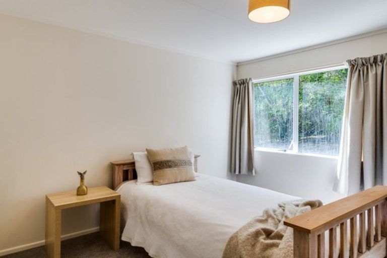 Photo of property in 31 Busby Hill, Havelock North, 4130