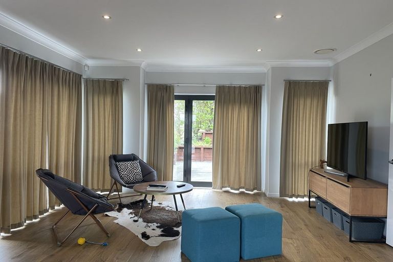 Photo of property in 70 Kittiwake Drive, Schnapper Rock, Auckland, 0632