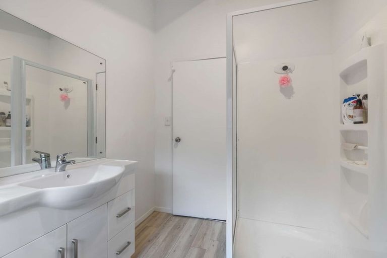 Photo of property in 147k Glengarry Road, Glen Eden, Auckland, 0602