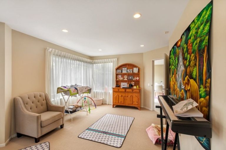 Photo of property in 25a Bluefin Way, West Harbour, Auckland, 0618