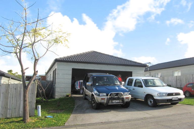 Photo of property in 35 Senator Drive, Manurewa, Auckland, 2105