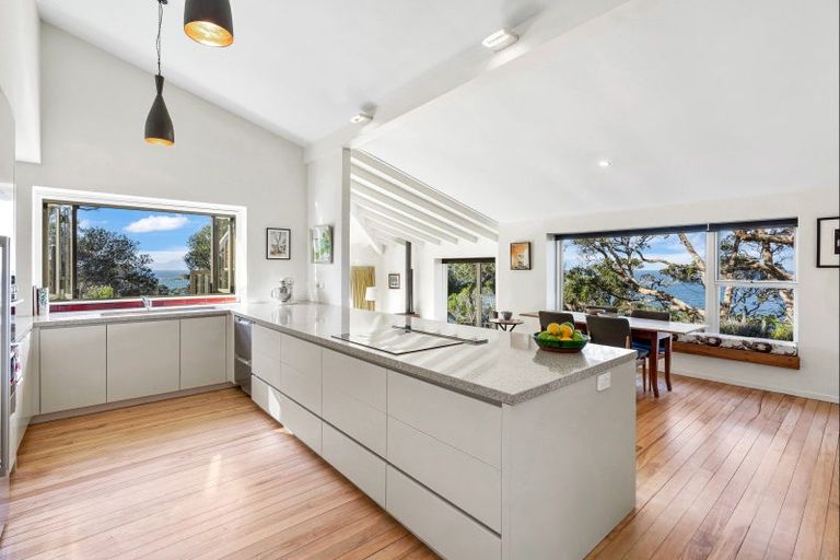 Photo of property in 7 Kyle Street, Leigh, 0985