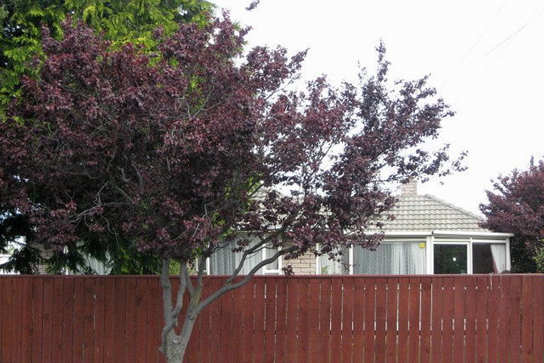 Photo of property in 24 Daniels Road, Redwood, Christchurch, 8051