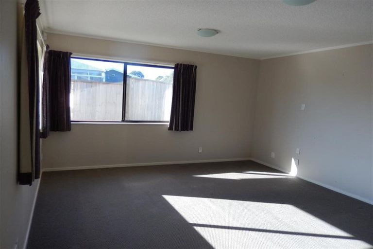 Photo of property in 6a Ropiha Street, Fitzroy, New Plymouth, 4312