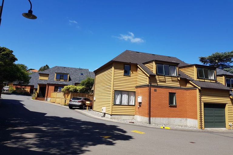 Photo of property in 60 Futuna Close, Karori, Wellington, 6012