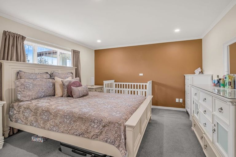 Photo of property in 19 Branigan Parade, Kelvin Grove, Palmerston North, 4414