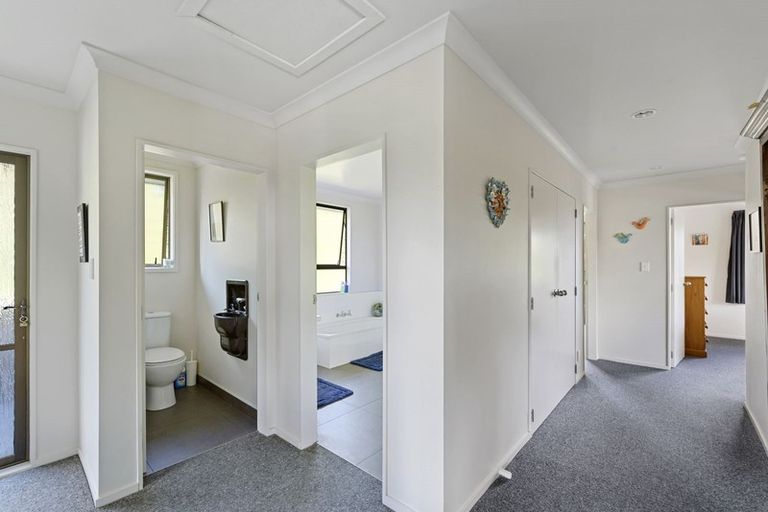 Photo of property in 4 Frimley Terrace, Waikanae Beach, Waikanae, 5036