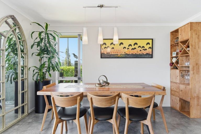 Photo of property in 1 Hanlow Place, Pyes Pa, Tauranga, 3112