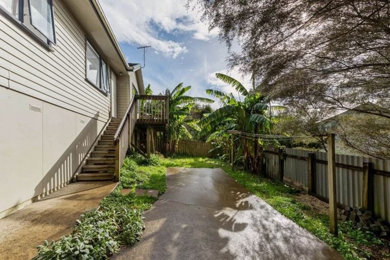 Photo of property in 56 Parrs Cross Road, Henderson, Auckland, 0612