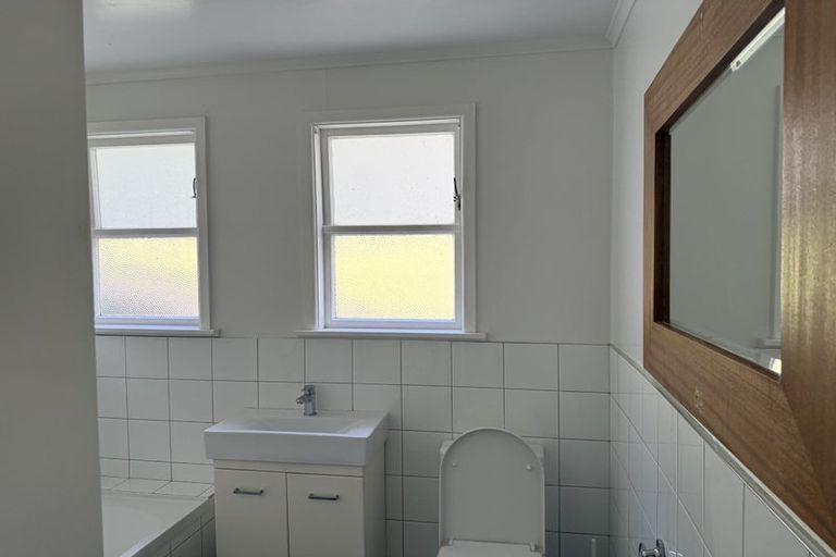 Photo of property in 50 Townsend Road, Miramar, Wellington, 6022