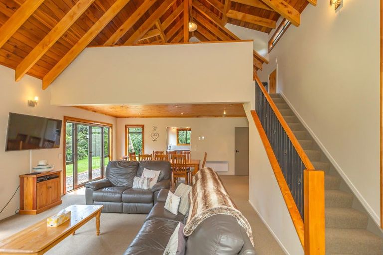 Photo of property in 34 Makahika Road, Levin, 5571