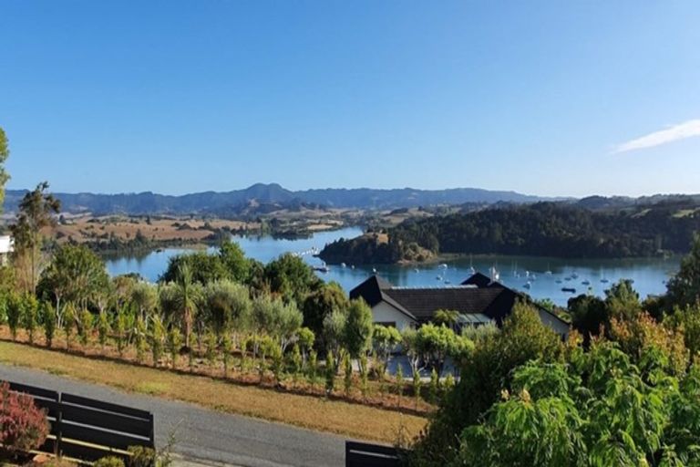 Photo of property in 12 Kotare Place, Sandspit, Warkworth, 0982