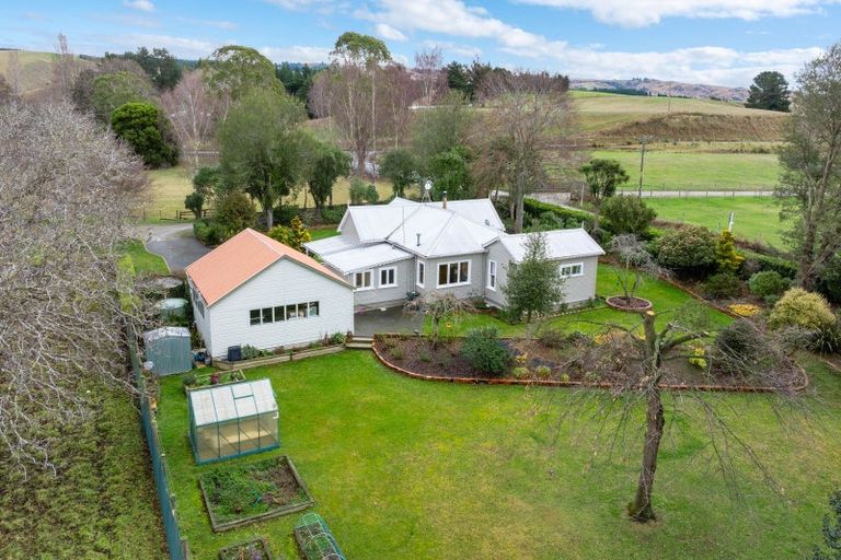 Photo of property in 6 Domain Road, Dunback, Palmerston, 9483