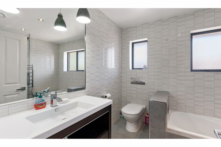 Photo of property in 44 Emlyn Place, Avondale, Christchurch, 8061