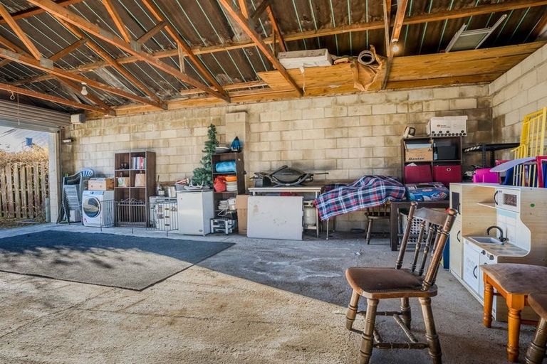 Photo of property in 16 Burraness Street, Palmerston, 9430