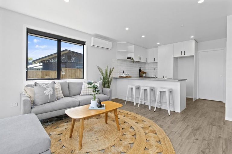 Photo of property in 2/16 Betley Crescent, Fairview Downs, Hamilton, 3214