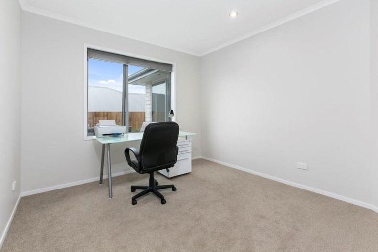 Photo of property in 27 Ballintoy Park Drive, Welcome Bay, Tauranga, 3175